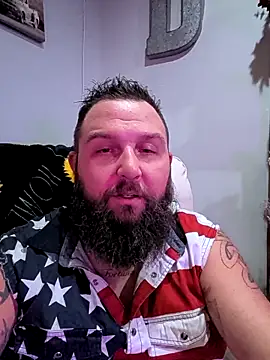Snapshot of beardedbeasty86 chatting on October 15, 2025, 3:38 am beardedbeasty86 online show from October 15, 2025, 3:38 am