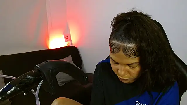 Snapshot of Anabel693 chatting on March 13, 2025, 7:42 am Anabel693 online show from March 13, 2025, 7:42 am