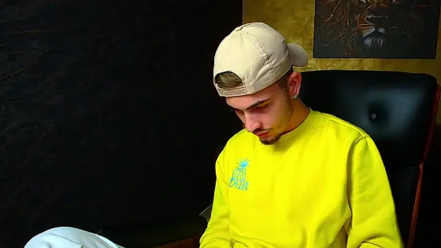 Snapshot of BrandonTate chatting on October 7, 2025, 11:00 am BrandonTate online show from October 7, 2025, 11:00 am