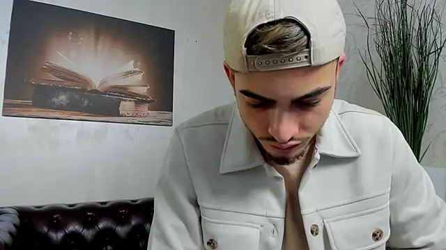 Snapshot of BrandonTate chatting on October 18, 2025, 5:31 am BrandonTate online show from October 18, 2025, 5:31 am