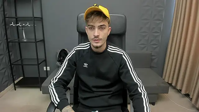 Snapshot of BrandonTate chatting on October 13, 2025, 10:28 am BrandonTate online show from October 13, 2025, 10:28 am