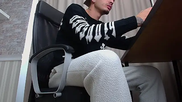 Snapshot of BrandonTate chatting on October 2, 2025, 9:01 am BrandonTate online show from October 2, 2025, 9:01 am