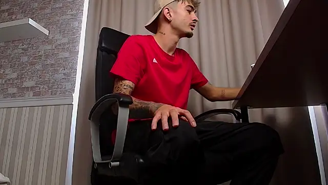 Snapshot of BrandonTate chatting on September 21, 2025, 10:53 am BrandonTate online show from September 21, 2025, 10:53 am