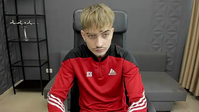 Snapshot of BrandonTate chatting on October 9, 2025, 10:38 am BrandonTate online show from October 9, 2025, 10:38 am