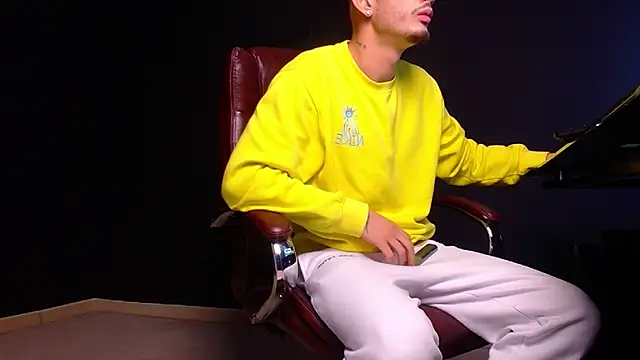 Snapshot of BrandonTate chatting on October 8, 2025, 10:28 am BrandonTate online show from October 8, 2025, 10:28 am