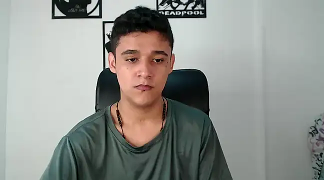 kaiine190 online show from December 4, 2024, 4:32 pm