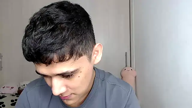 kaiine190 online show from February 3, 2026, 6:51 am