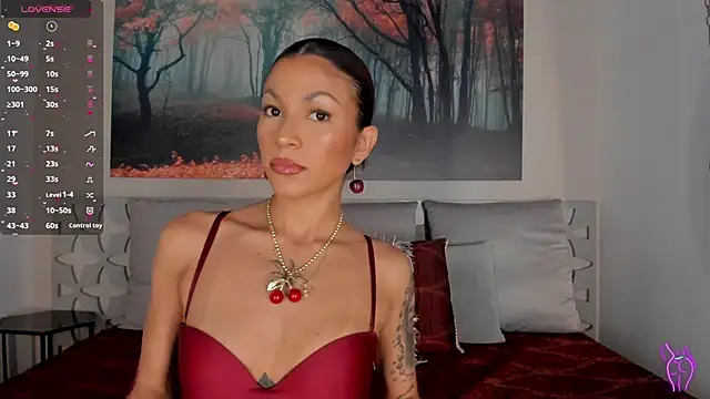 LunaRuso online show from February 12, 2025, 8:29 pm