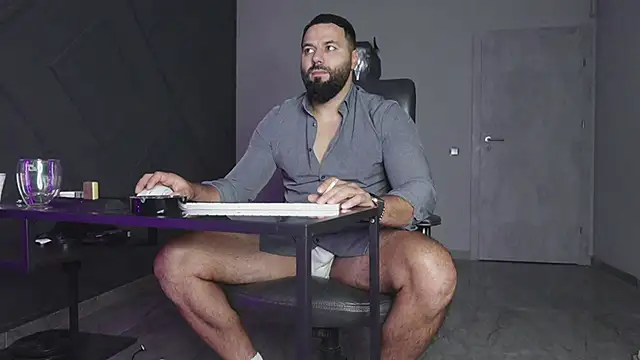 mattmasterss online show from October 3, 2025, 7:48 pm