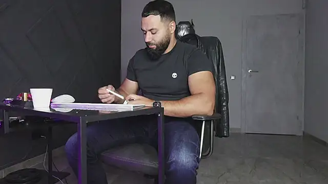 mattmasterss online show from October 4, 2025, 5:36 pm