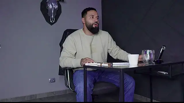 mattmasterss online show from September 18, 2025, 3:42 am