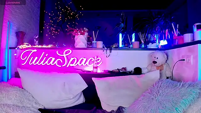  JuliaSpace  online show from December 29, 2024, 3:56 pm