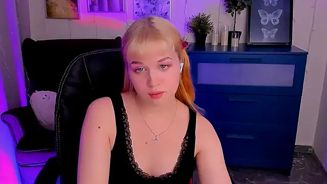 AlicePopsy online show from March 20, 2025, 8:40 pm