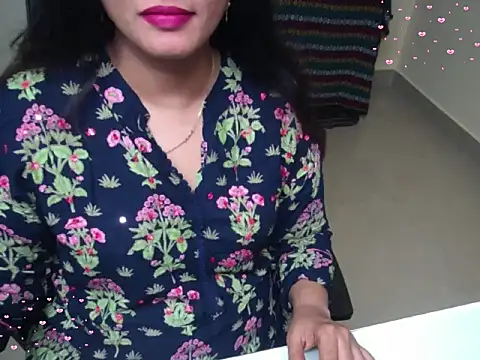 Arushisingh8888 online show from October 11, 2025, 3:02 pm