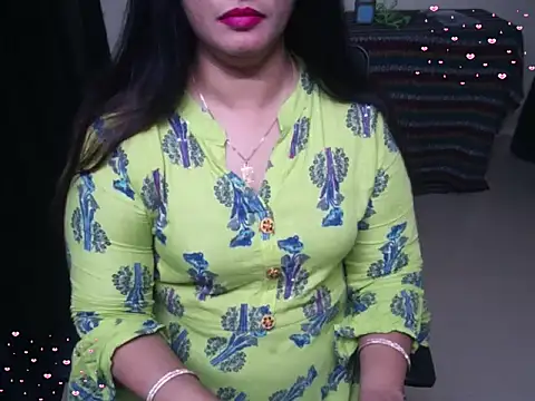 Arushisingh8888 online show from November 21, 2025, 12:59 pm