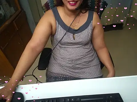 Arushisingh8888 online show from September 19, 2025, 12:09 pm