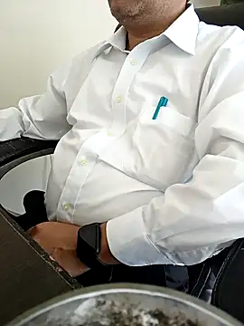 Snapshot of Hot-man39 chatting on March 18, 2025, 6:28 am Hot-man39 online show from March 18, 2025, 6:28 am