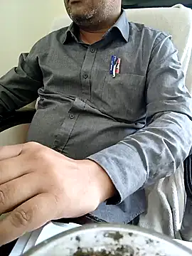 Snapshot of Hot-man39 chatting on February 9, 2025, 7:48 am Hot-man39 online show from February 9, 2025, 7:48 am