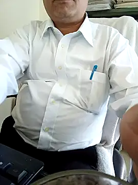 Snapshot of Hot-man39 chatting on February 19, 2025, 8:33 am Hot-man39 online show from February 19, 2025, 8:33 am