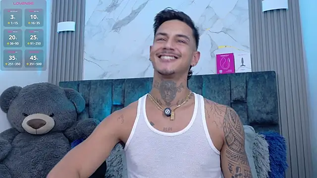 JAYCOB00 online show from May 8, 2026, 2:37 am