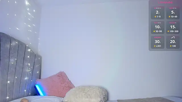 Snapshot of Megannklein chatting on October 4, 2025, 9:16 pm Megannklein online show from October 4, 2025, 9:16 pm