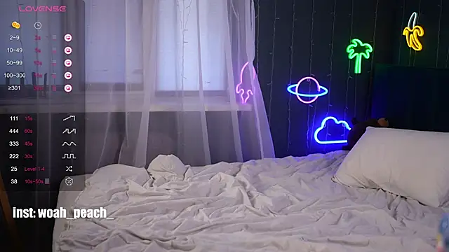 KristinaMoon online show from November 28, 2025, 9:20 am