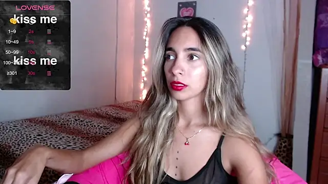 Snapshot of MitchWilson1 chatting on October 15, 2025, 11:24 pm MitchWilson1 online show from October 15, 2025, 11:24 pm