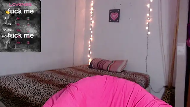 Snapshot of MitchWilson1 chatting on November 1, 2025, 10:14 pm MitchWilson1 online show from November 1, 2025, 10:14 pm