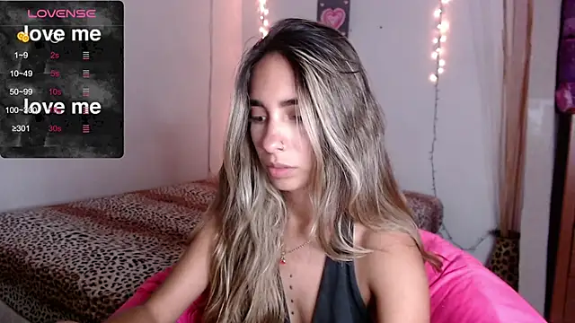 Snapshot of MitchWilson1 chatting on October 14, 2025, 11:58 pm MitchWilson1 online show from October 14, 2025, 11:58 pm