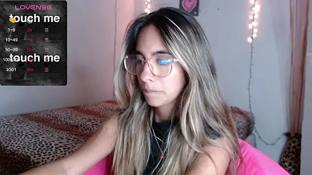 Snapshot of MitchWilson1 chatting on October 24, 2025, 12:09 am MitchWilson1 online show from October 24, 2025, 12:09 am