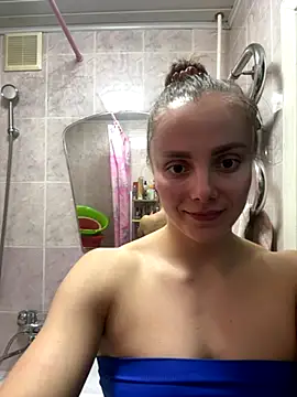 Snapshot of AlisaKissss chatting on October 27, 2025, 7:15 pm AlisaKissss online show from October 27, 2025, 7:15 pm