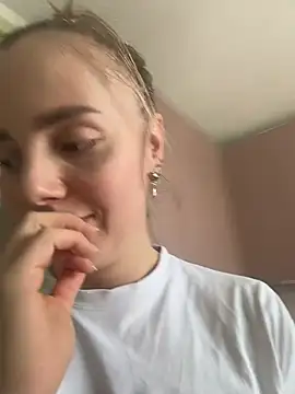 AlisaKissss online show from March 13, 2026, 8:19 am