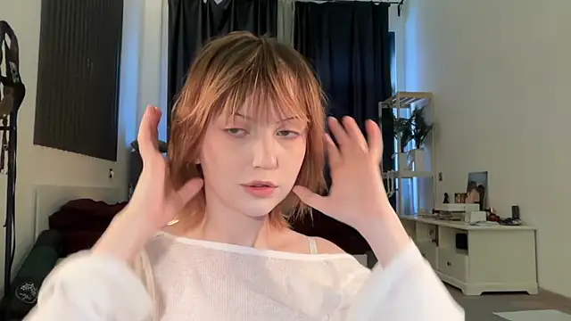 Snapshot of electric_babe chatting on October 17, 2025, 11:01 am electric babe online show from October 17, 2025, 11:01 am