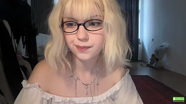 Snapshot of electric_babe chatting on July 15, 2026, 2:13 pm electric babe online show from July 15, 2026, 2:13 pm