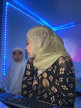 JannaNader12 online show from November 13, 2025, 11:30 pm