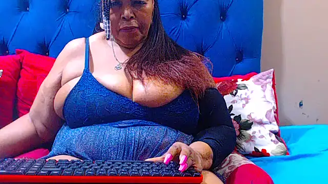 Snapshot of ebonycandy10 chatting on September 24, 2025, 5:19 pm ebonycandy10 online show from September 24, 2025, 5:19 pm