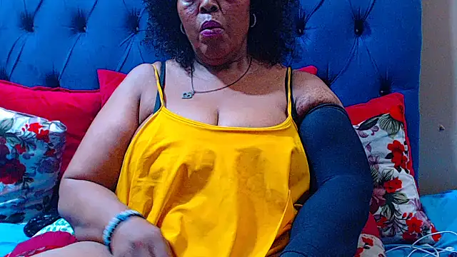 Snapshot of ebonycandy10 chatting on October 16, 2025, 6:21 am ebonycandy10 online show from October 16, 2025, 6:21 am