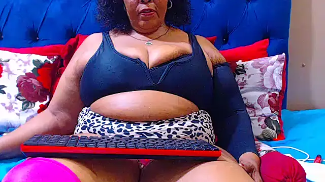 Snapshot of ebonycandy10 chatting on October 18, 2025, 6:48 am ebonycandy10 online show from October 18, 2025, 6:48 am