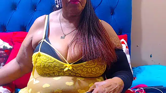 Snapshot of ebonycandy10 chatting on September 25, 2025, 5:24 am ebonycandy10 online show from September 25, 2025, 5:24 am