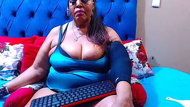 Snapshot of ebonycandy10 chatting on September 17, 2025, 7:27 pm ebonycandy10 online show from September 17, 2025, 7:27 pm