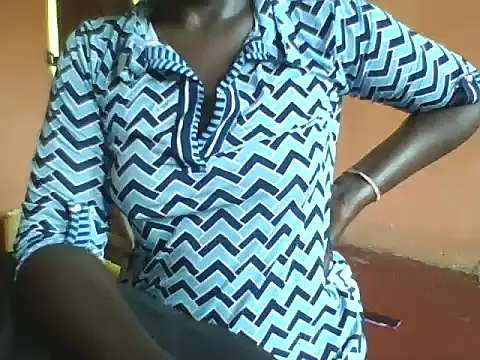 Naivegirrl online show from November 18, 2025, 2:20 pm