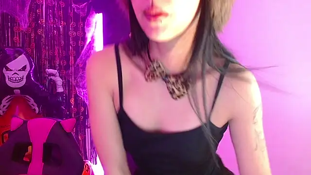 Snapshot of Kind_Scarlett chatting on October 29, 2025, 2:54 am Kind Scarlett online show from October 29, 2025, 2:54 am