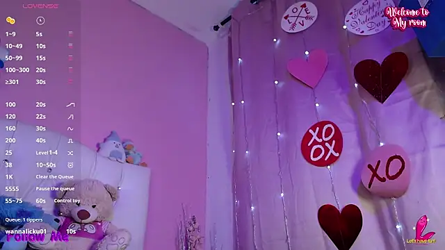 Snapshot of HECATE_23 chatting on October 6, 2025, 1:12 pm HECATE 23 online show from October 6, 2025, 1:12 pm