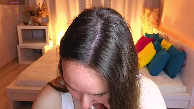 Little doll meow online show from September 29, 2025, 2:40 am