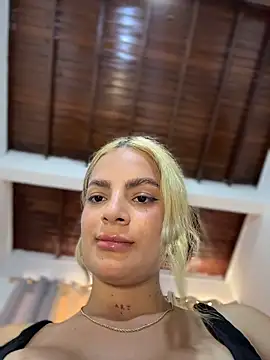 emiss  online show from December 18, 2025, 6:45 pm