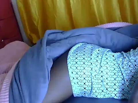 Snapshot of Sparkle_asteric chatting on October 4, 2025, 9:27 pm Sparkle asteric online show from October 4, 2025, 9:27 pm