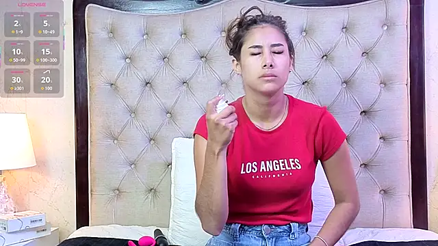 Snapshot of MontVta chatting on October 25, 2025, 12:04 pm MontVta online show from October 25, 2025, 12:04 pm