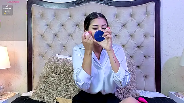 Snapshot of MontVta chatting on October 2, 2025, 12:08 pm MontVta online show from October 2, 2025, 12:08 pm