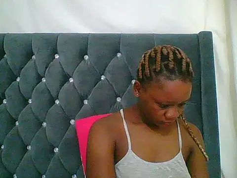 HotJeylee online show from January 14, 2026, 6:44 pm