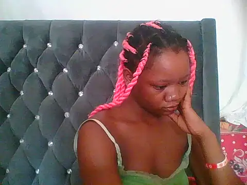 HotJeylee online show from December 18, 2025, 8:19 am